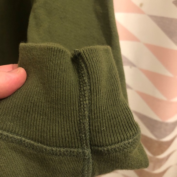 🤩 “THE GREAT” SIZE 3 GREEN SWEATSHIRT W/ EMBROIDERED ❤️’s! 🌟 - Picture 15 of 16